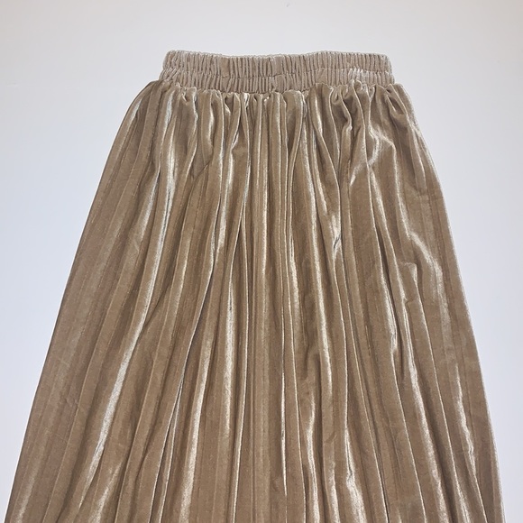 Vintage Handmade Gold Pleated Velvet Maxi Skirt - Women’s Size Small - Picture 3 of 6